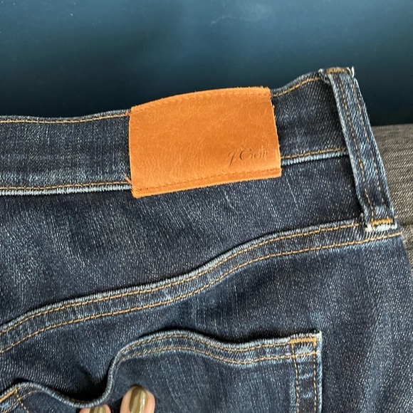 Petite 9" demi-boot crop jean in Dark Worn wash - Picture 5 of 5